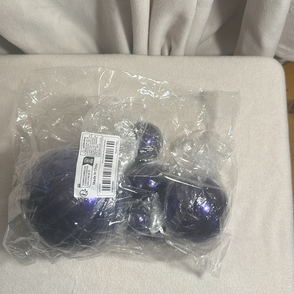 Light weight decorative purple and blue color spheres - Picture 4 of 4